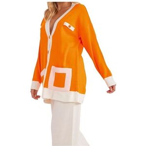 Bílo-oranžový komplet kalhot a oranžového svetru obraz