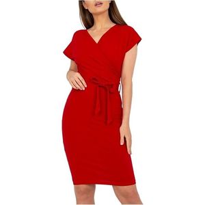 červené elegantní šaty s vázáním obraz