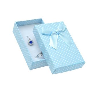 JK Box Světle modrá krabička s puntíky na soupravu šperků KK-6/A15 obraz