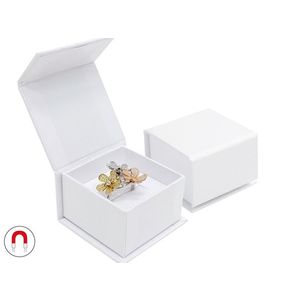 JK Box Bílá dárková krabička na prsten nebo náušnice VG-3/AW obraz