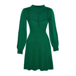 Trendyol zelené mini pletené krajkové šaty obraz