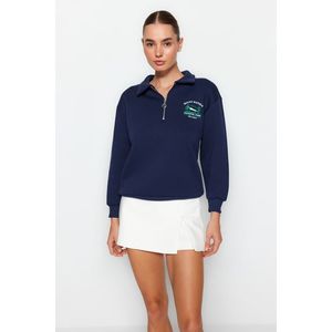 Trendyol Navy Blue Zipper Collar Embroidery Detail Regular Fit Knitted Sweatshirt with Fleece Inside obraz