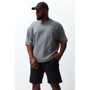 Trendyol Plus Size Anthracite Oversize Pocket Textured Premium Comfortable T-Shirt obraz