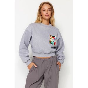 Trendyol Gray Melange Fleece Inside Printed Crew Neck Relaxed Cut Crop Knitted Sweatshirt obraz