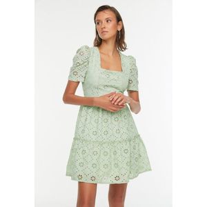 Světle zelené dámské vzorované krátké šaty Trendyol obraz