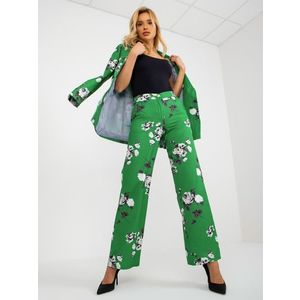 Zelené široké látkové kalhoty s květinami z obleku obraz