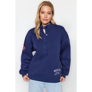 Trendyol Navy Blue Thick Fleece Inside Embroidery and Button Detail Stand-Up Collar Oversized Knitted Sweatshirt obraz