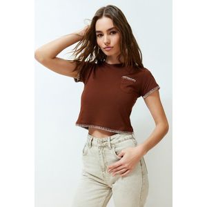 Trendyol Brown 100% Cotton Stitching Detailed Regular/Normal Pattern Crop Knitted T-Shirt obraz