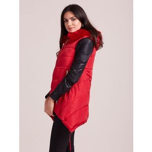 Červená zimní vesta s kapucí a kožešinou obraz