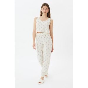Trendyol bílá tkaná pyžamová souprava s květinovým vzorem obraz