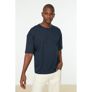 Trendyol Námořnická modrá Pánské tričko volného / pohodlného střihu ze 100% bavlny s textovým potiskem obraz