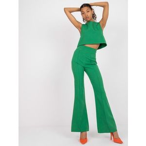 Zelená dvoudílná souprava s kalhotami s vysokým pasem obraz