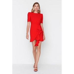 Trendyol červené shromážděné detailní večerní šaty obraz
