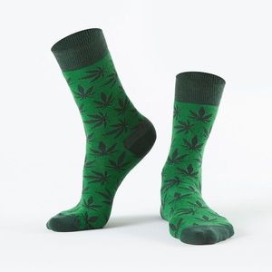 Tmavě zelené dámské ponožky s listy obraz