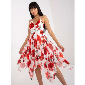 Bílé a červené šaty s květinovými ramínky obraz