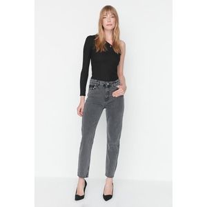 Trendyol Black Trok Detailní džíny s vysokým pasem obraz