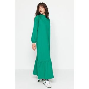 Trendyol zelené šaty s vysokým výstřihem a detailním pleteným rukávem obraz