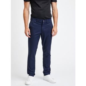 Tmavě modré pánské kalhoty modern khakis slim fit GapFlex GAP obraz
