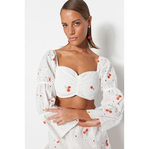 Trendyol White Fruit Patterned Crop Blouse with Woven Embroidery obraz