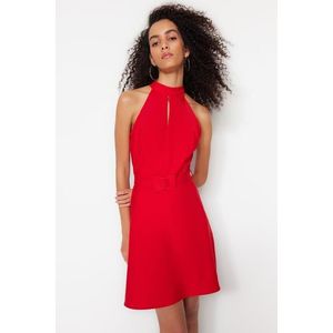 Trendyol Red Belted A-Cut Mini tkané šaty s vysokým límcem obraz