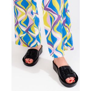 Black women's slippers on the shelovet platform obraz