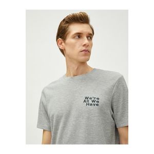 Koton Slogan vyšívané tričko Crew Neck s texturou Krátký rukáv obraz