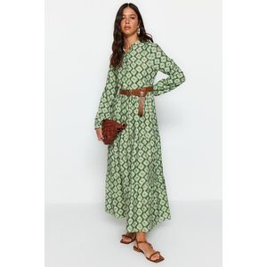 Zelené šaty s květinovým vzorem, podšívkou, páskem a volánky od značky Trendyol obraz