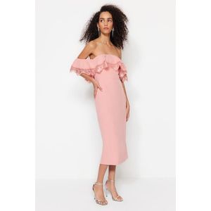 Trendyol Světle Růžové Body-fit Woven Flounce Elegantní Večerní Šaty obraz