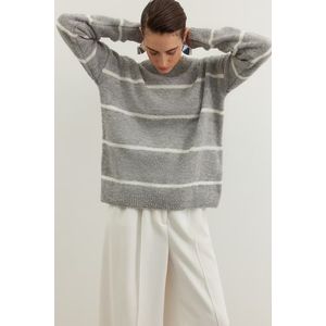 Trendyol šedý oversize pruhovaný pletený svetr Boucle obraz