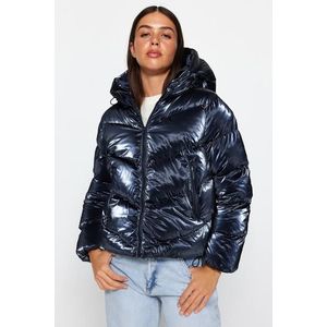Trendyol Navy Blue Nadrozměrný lesklý vodoodpudivý nafukovací kabát s kapucí obraz
