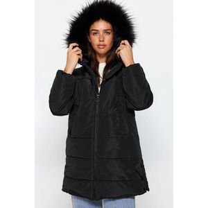 Trendyol černá nadměrná kožešina s kapucí nepromokavá bunda prošívaná péřová bunda obraz