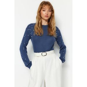 Trendyol Blue Pearl Detailní pletený svetr s výstřihem obraz