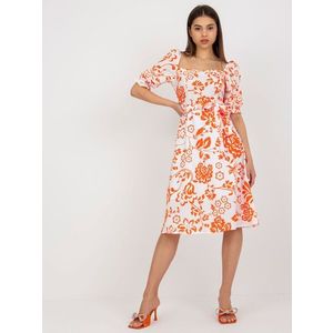 Midi šaty s bílým a oranžovým vzorem obraz