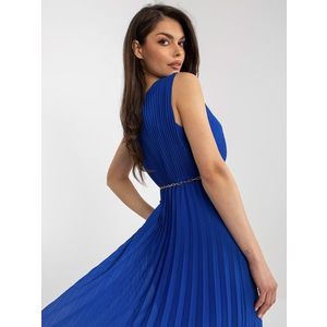 Kobaltově modré řasené midi šaty s páskem obraz