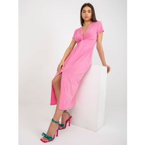 Růžové midi koktejlové šaty s rozparkem obraz