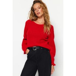Trendyol červený měkký pletený svetr s texturovanými detaily na ramenou obraz