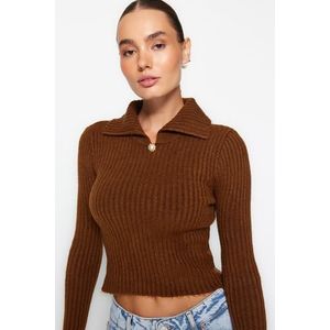 Trendyol Brown Crop Měkký texturovaný pletený svetr s rolákem obraz