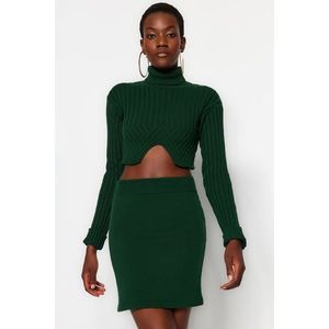 Trendyol smaragdově zelený super krátký rolákový svetr s pletenou sukní dvoudílná souprava obraz