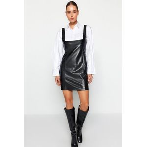 Trendyol černé lemované umělé kůže čtvercový límec mini vesta pletené šaty obraz
