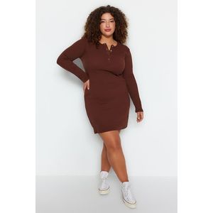 Trendyol Curve Brown Collar Snap-On Ribbed Knitted Dress obraz
