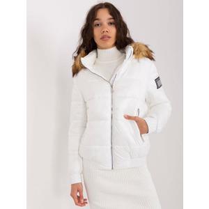 Bílá zimní bunda s odepínací kapucí obraz