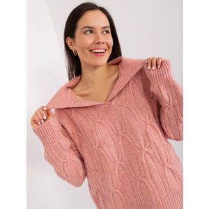 Zaprášený růžový kabelový pletený svetr s límečkem obraz