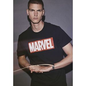 Černé tričko s logem Marvel obraz