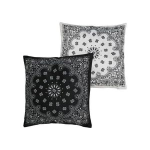 Bandana Print Cushion Set černo/bílá obraz
