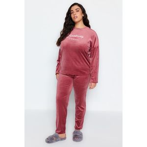 Trendyol Curve Světle růžová sametová pletená pyžama s kulatým výstřihem obraz