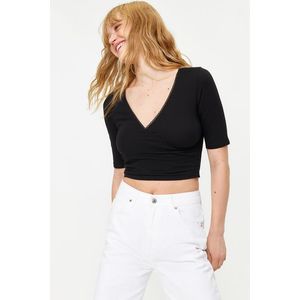 Trendyol Black Double Breasted Neck Crop Fitted Lace Detail Cotton Stretch Knitted Blouse obraz