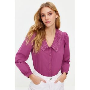 Trendyol světle růžová košile s vyšívaným límečkem z bavlněné tkaniny obraz