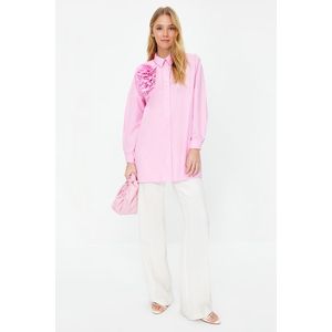 Trendyol růžová košile s květinovým detailem z bavlněné tkaniny obraz