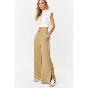 Béžové široké tkané kalhoty s bočními knoflíky od značky Trendyol obraz
