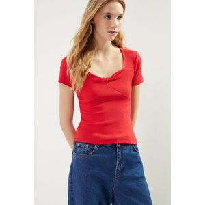 Trendyol Red Fitted Heart Collar Ribbed Stretch Knitted Blouse obraz